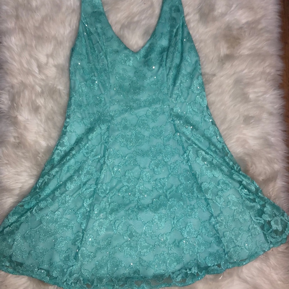 lace detailed dress